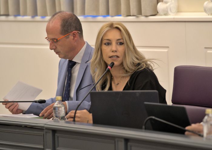 De Luz recuerda a Guarinos “que puede pagar los pufos de Antonio Román gracias al ahorro dejado por Alberto Rojo en el Ayuntamiento”