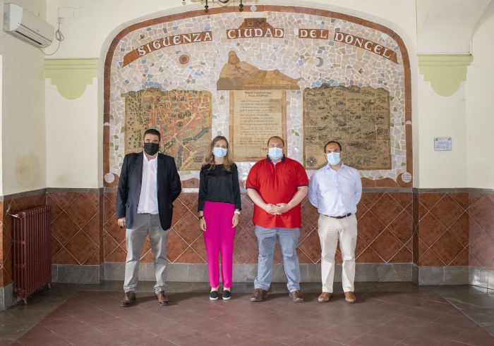 “El transporte en las comarcas de Sigüenza y Molina es un servicio público imprescindible para poder acceder a otros que aquí no existen”