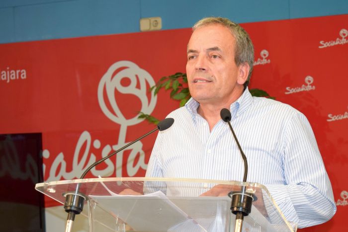 La Diputación hizo el ágape de entrega de premios en la Escuela de Vela sin disputarse la regata