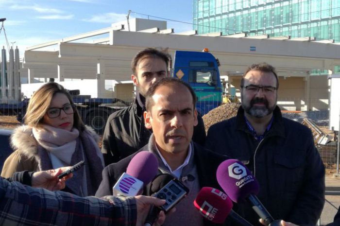 Román concede ahora licencia de obra para un supermercado que está en construcción desde hace dos meses