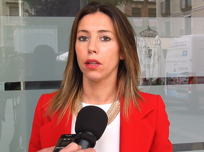 “Román todo lo que promete, lo incumple: los búhos gratis llevan anunciados desde 2009”