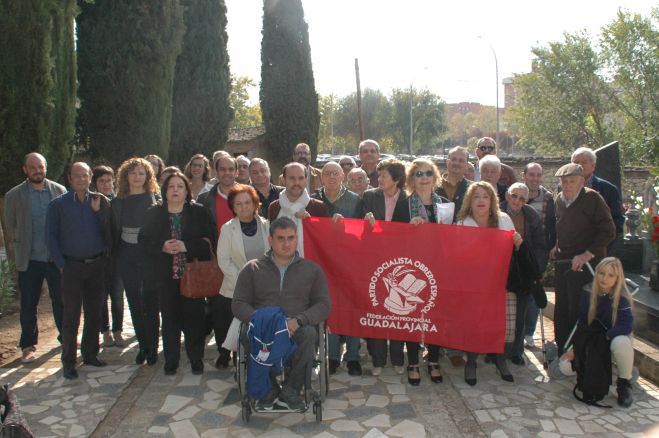 El PSOE honra la memoria de quienes dieron su vida por la libertad y la democracia