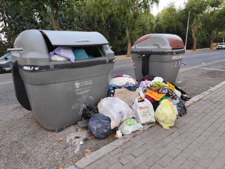 El PSOE exige a Guarinos que ponga fin al problema de la limpieza en la ciudad: más sucia, con peores servicios y cada vez más caros