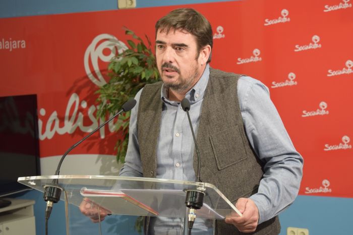 “Núñez anuncia que lo primero que haría es despedir trabajadores, no resolver problemas del transporte sanitario”