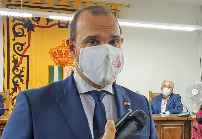 “Antes que del PSOE somos de las necesidades de la provincia, por eso defendemos el transporte público gobierne quien gobierne”