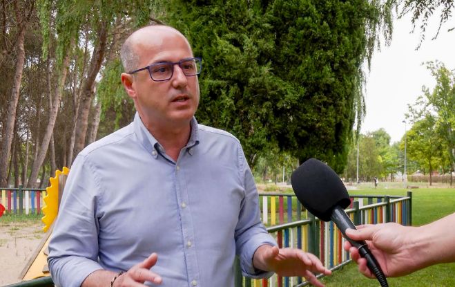 Alberto Rojo destaca que más de 4.200 alumnos de la provincia de Guadalajara recibieron becas y ayudas al estudio durante el curso anterior