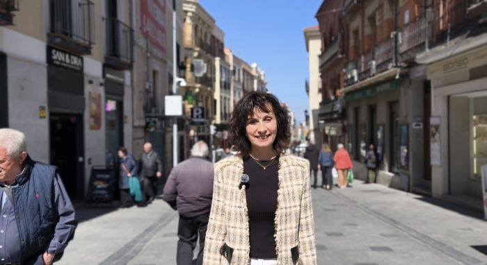 El PSOE critica que “una pizarra” sea lo único que Guarinos es capaz de ofrecer al comercio local, “un sector que tiene abandonado”